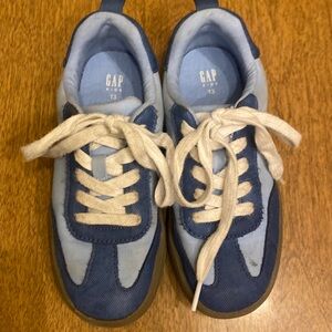Adorable retro-style Kids Gap sneakers- Size 13